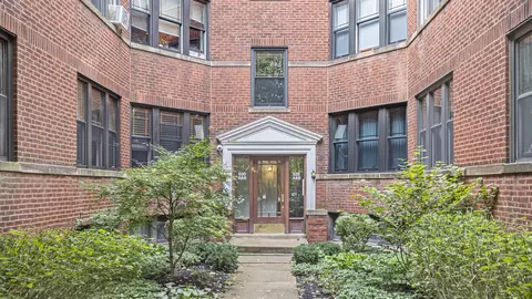 532 Sheridan Rd #2B, Evanston, IL 60202