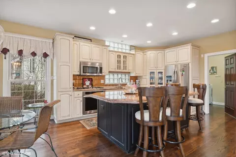 Kitchen - 2919 Beth Ln, Naperville, IL 60564 photo 1 of 3