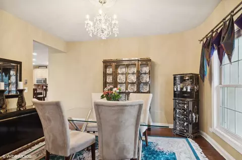 Dining - 2919 Beth Ln, Naperville, IL 60564 photo 2 of 2