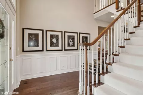 Entry Way - 2919 Beth Ln, Naperville, IL 60564 photo 2 of 2