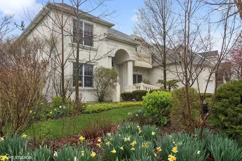 Exterior - 2919 Beth Ln, Naperville, IL 60564 photo 2 of 6