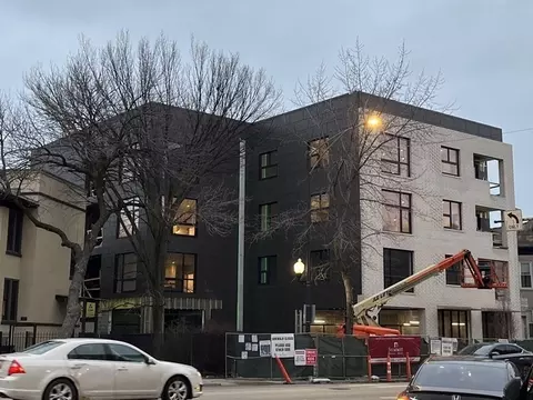 5691 N Ridge Ave #302, Chicago, IL 60660