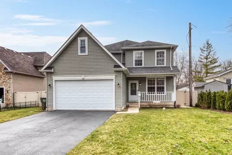 219 Elm Ave, Mundelein, IL 60060