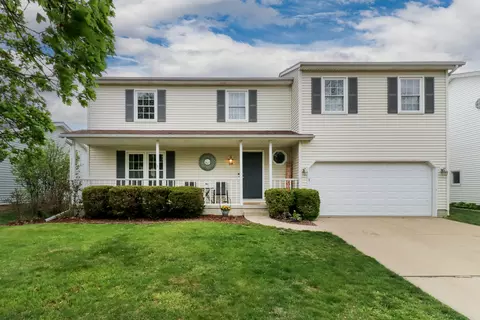 39 Boardwalk Cir, Bloomington, IL 61701