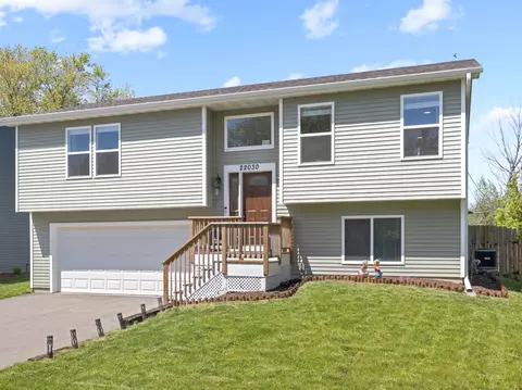 22030 W North Dr, Antioch, IL 60002