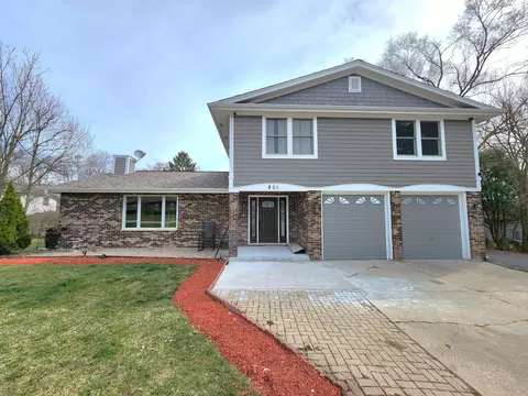 801 East Ave, South Elgin, IL 60177
