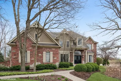 891 Reserve Ct, South Elgin, IL 60177