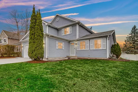 1210 Monarch Ln, Hoffman Estates, IL 60192