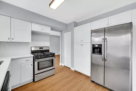 Kitchen - 1210 Monarch Ln, Hoffman Estates, IL 60192 photo 3 of 3