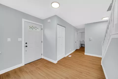 Entry Way - 1210 Monarch Ln, Hoffman Estates, IL 60192 photo 1 of 2