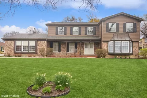 768 S Spring Willow Bay, Palatine, IL 60067