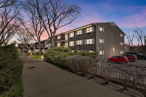 8710 Skokie Blvd #2F, Skokie, IL 60077