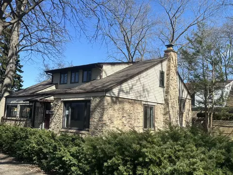 10 Smithwood Dr, Morton Grove, IL 60053