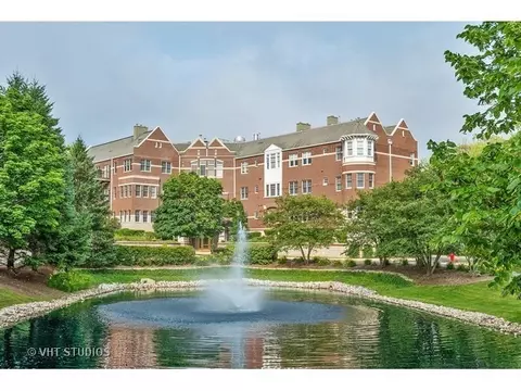 2365 Waukegan Rd #1A, Northbrook, IL 60062