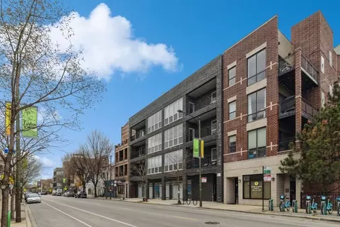 3530 N Lincoln Ave #204, Chicago, IL 60657