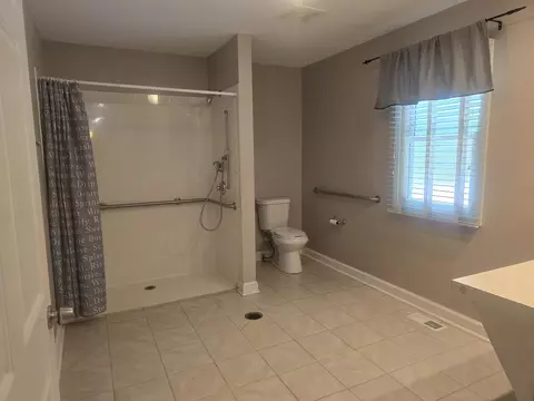 Bath - 312 Nuttall Rd, Riverside, IL 60546 photo 1 of 3