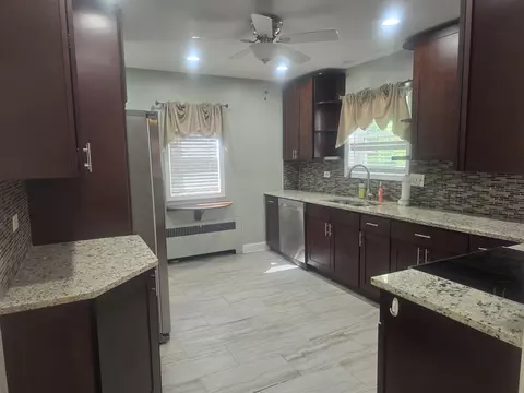 Kitchen - 312 Nuttall Rd, Riverside, IL 60546 photo 1 of 2