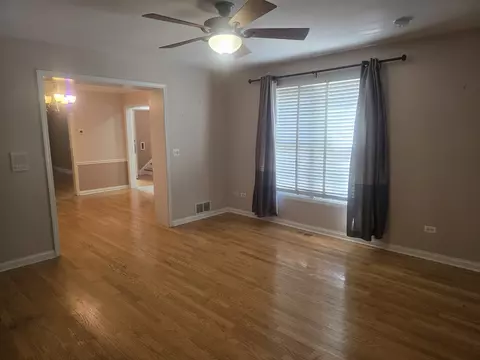 Living - 312 Nuttall Rd, Riverside, IL 60546 photo 4 of 5