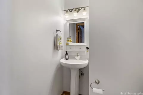 Bath - 5212 Hickory Ln, Mchenry, IL 60051 photo 1 of 5