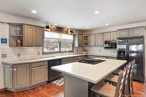 Kitchen - 5212 Hickory Ln, Mchenry, IL 60051 photo 2 of 4