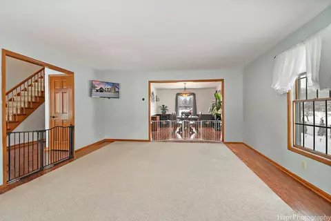Living - 5212 Hickory Ln, Mchenry, IL 60051 photo 1 of 6