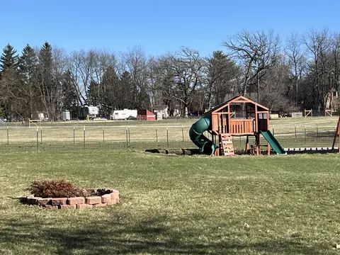 View/Area - 5212 Hickory Ln, Mchenry, IL 60051 photo 2 of 4