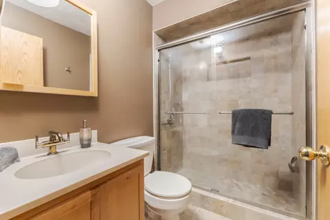 Bath - 117 Cheltenham Dr, Normal, IL 61761 photo 1 of 3