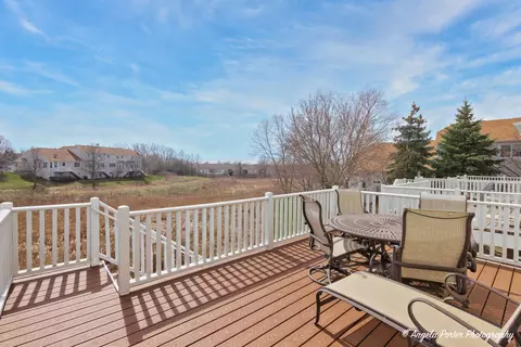 2905 Talaga Dr, Algonquin, IL 60102 photo 2