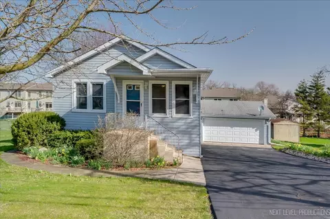 2152 Howard Ave, Downers Grove, IL 60515
