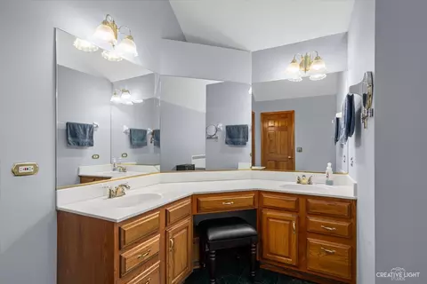 Bath - 23661 W Cotswald Dr, Plainfield, IL 60585 photo 3 of 4