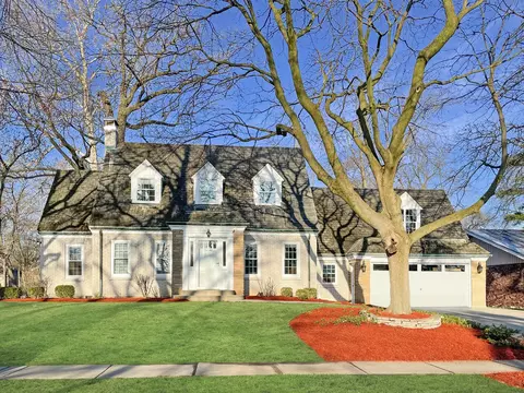 9230 S 52nd Ave, Oak Lawn, IL 60453