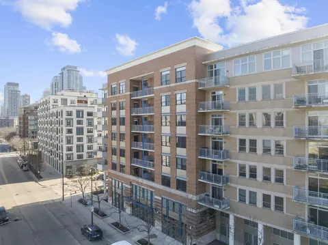 511 W Division St #305, Chicago, IL 60610