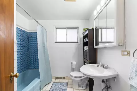 Bath - 9660 Lois Dr #A, Des Plaines, IL 60016 photo 1 of 2