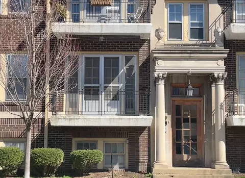 408 N Prairie St #8, Champaign, IL 61820