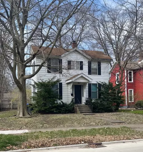 1008 N Prairie St, Bloomington, IL 61701