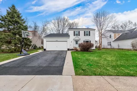 1331 Yellowstone Pkwy, Algonquin, IL 60102
