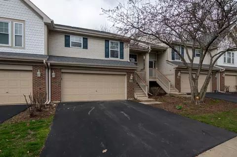 155 Meredith Ln, Streamwood, IL 60107
