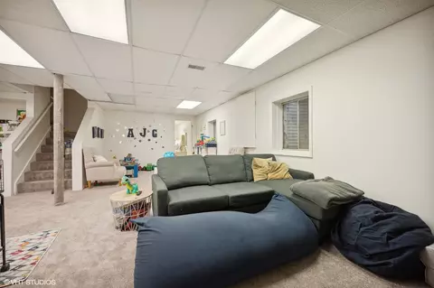 Living - 561 Drexel Ave, Glencoe, IL 60022 photo 8 of 9