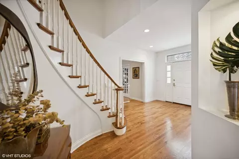 Entry Way - 561 Drexel Ave, Glencoe, IL 60022 photo 3 of 4
