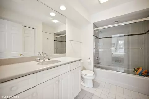 Bath - 561 Drexel Ave, Glencoe, IL 60022 photo 4 of 5
