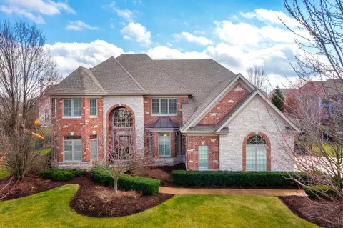 4512 Chinaberry Ln, Naperville, IL 60564
