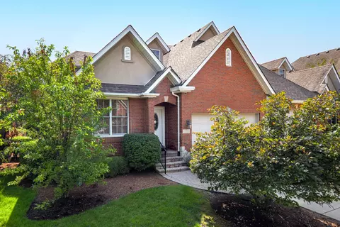 1213 Connamara Ct, Westmont, IL 60559