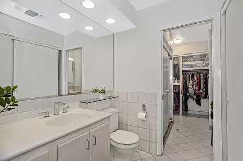 Bath - 9237 Hamlin Ave, Evanston, IL 60203 photo 2 of 3