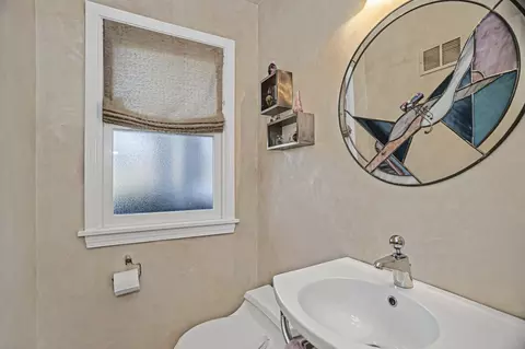 Bath - 9237 Hamlin Ave, Evanston, IL 60203 photo 1 of 3