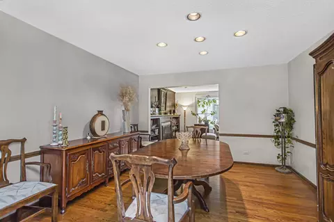 Dining - 9237 Hamlin Ave, Evanston, IL 60203 photo 1 of 3