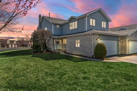 19321 Brannock Ln, Tinley Park, IL 60487