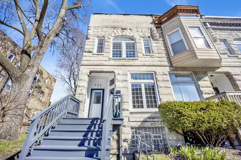 732 E 42nd St, Chicago, IL 60653
