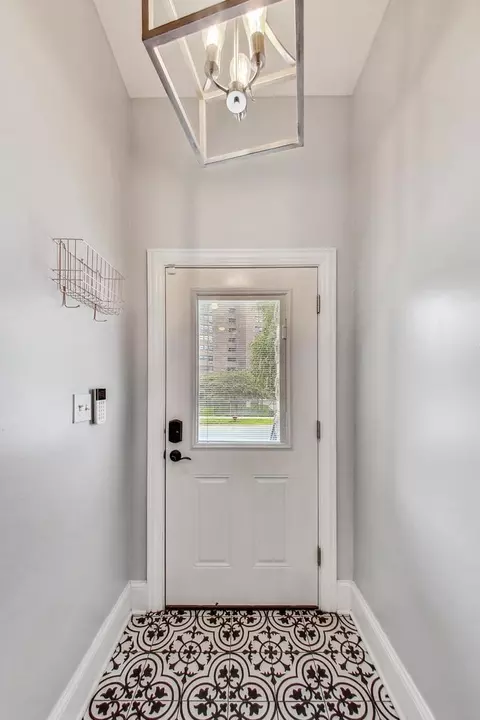 732 E 42nd St, Chicago, IL 60653 photo 4