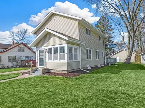 254 Pearl Ave, Loves Park, IL 61111