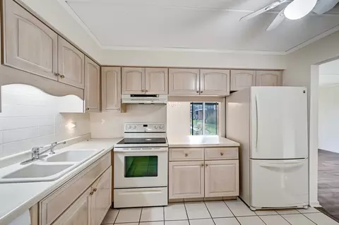 6157 Willowhill Rd #B, Willowbrook, IL 60527 photo 8